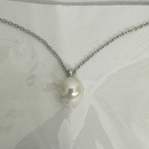 Chicos Silver Tone Faux Pearl Chain Link Necklace NWT Delicate ✨ - Picture 2 of 8